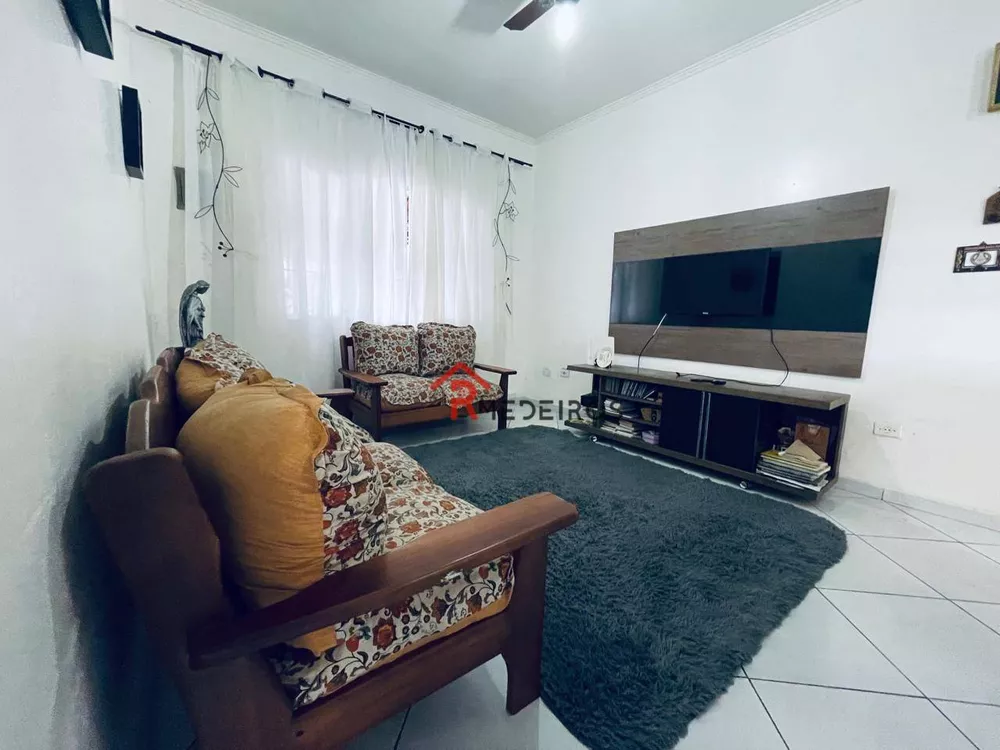 Casa à venda com 3 quartos, 67m² - Foto 1