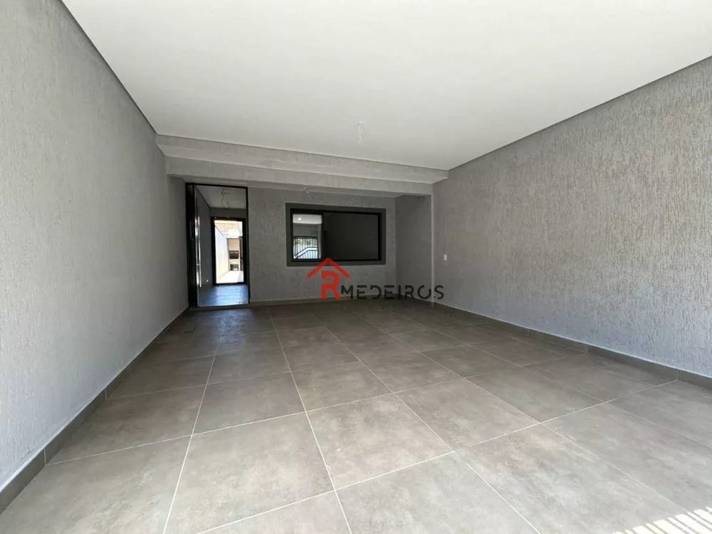 Casa à venda com 2 quartos, 80m² - Foto 1