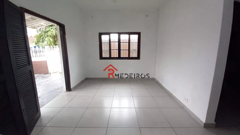 Casa à venda com 2 quartos, 60m² - Foto 2