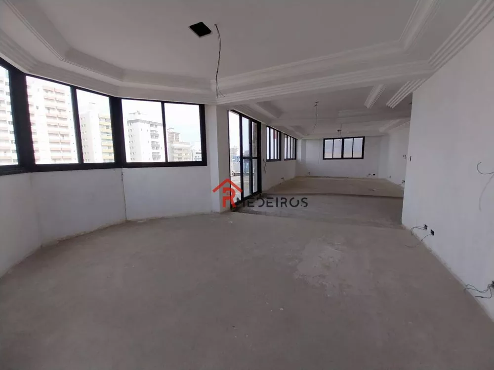 Cobertura à venda com 4 quartos, 230m² - Foto 2