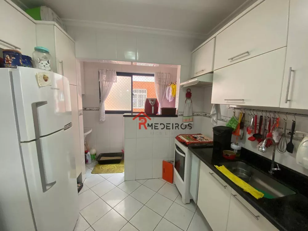 Apartamento à venda com 2 quartos, 70m² - Foto 4