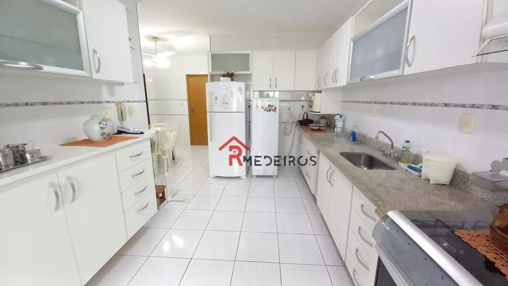 Apartamento à venda com 3 quartos, 170m² - Foto 5