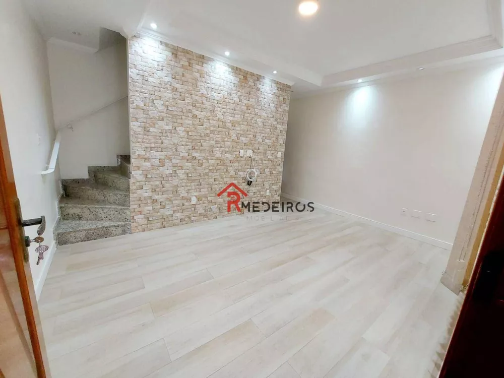 Sobrado à venda com 2 quartos, 90m² - Foto 2