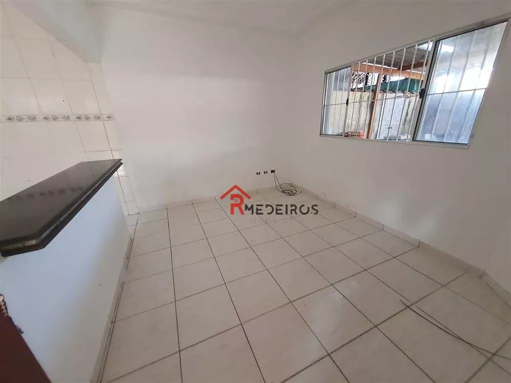 Casa à venda com 2 quartos, 68m² - Foto 2