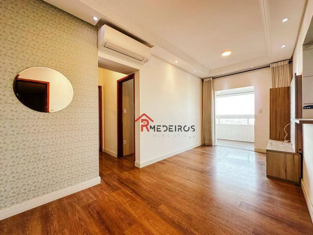 Apartamento à venda com 2 quartos, 70m² - Foto 1