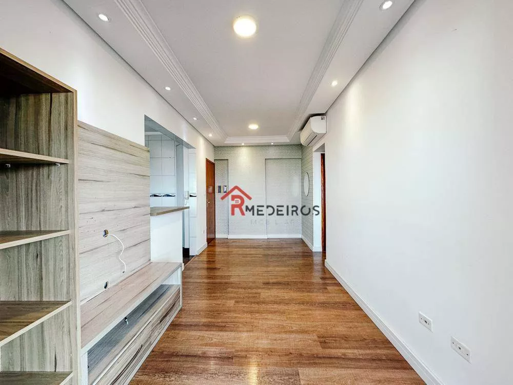 Apartamento à venda com 2 quartos, 70m² - Foto 3