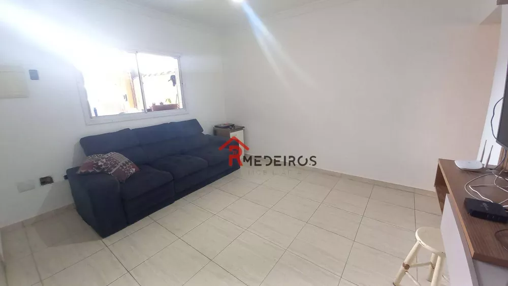 Casa à venda com 2 quartos, 70m² - Foto 7