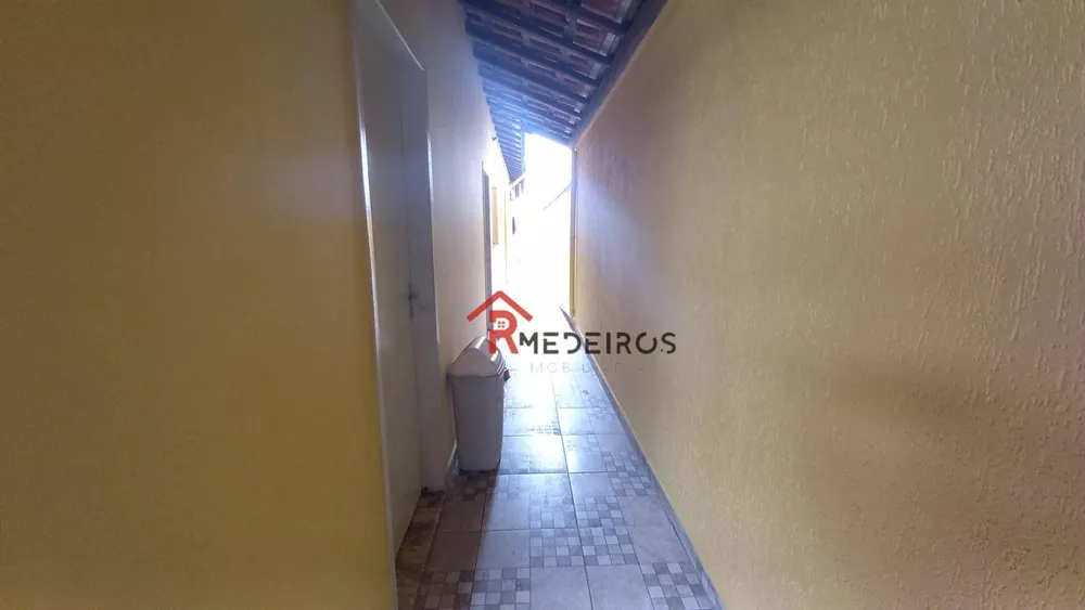 Casa à venda com 2 quartos, 70m² - Foto 5