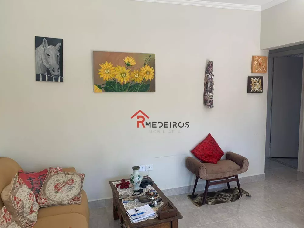 Casa à venda com 2 quartos, 80m² - Foto 3