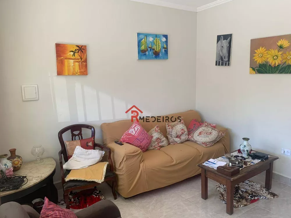 Casa à venda com 2 quartos, 80m² - Foto 1