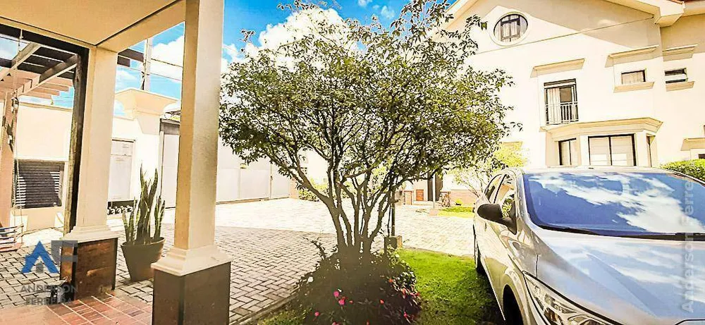 Casa, 4 quartos, 251 m² - Foto 1