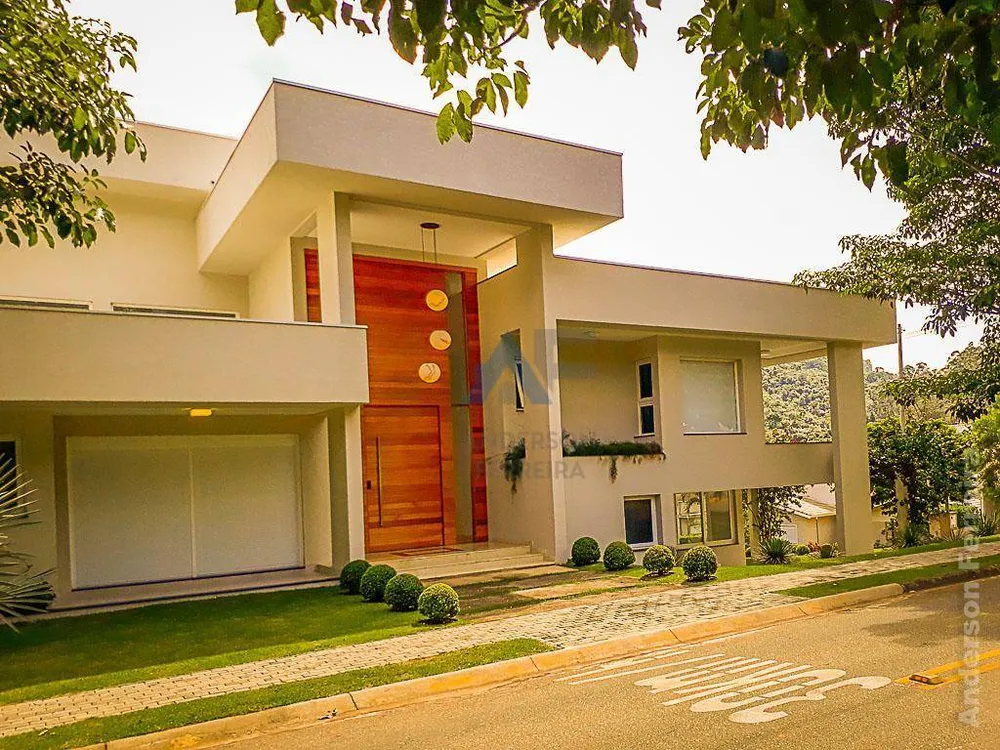 Casa, 6 quartos, 840 m² - Foto 1