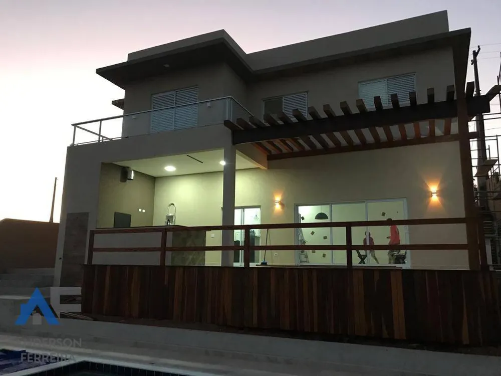 Casa, 4 quartos, 230 m² - Foto 1
