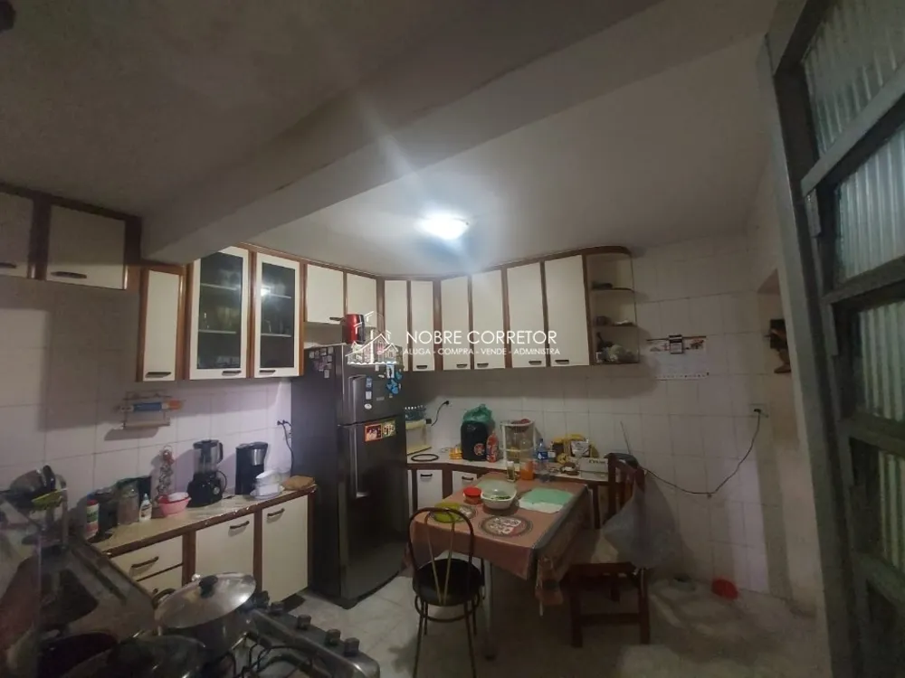 Casa, 4 quartos, 309 m² - Foto 1