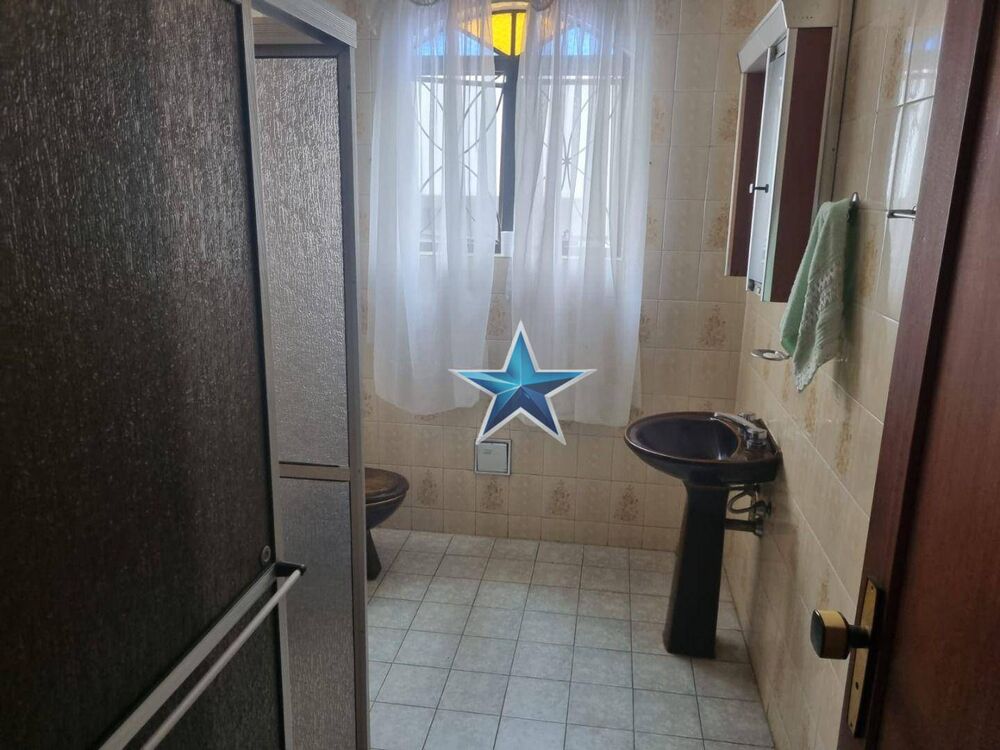 Casa à venda e aluguel com 4 quartos, 400m² - Foto 2