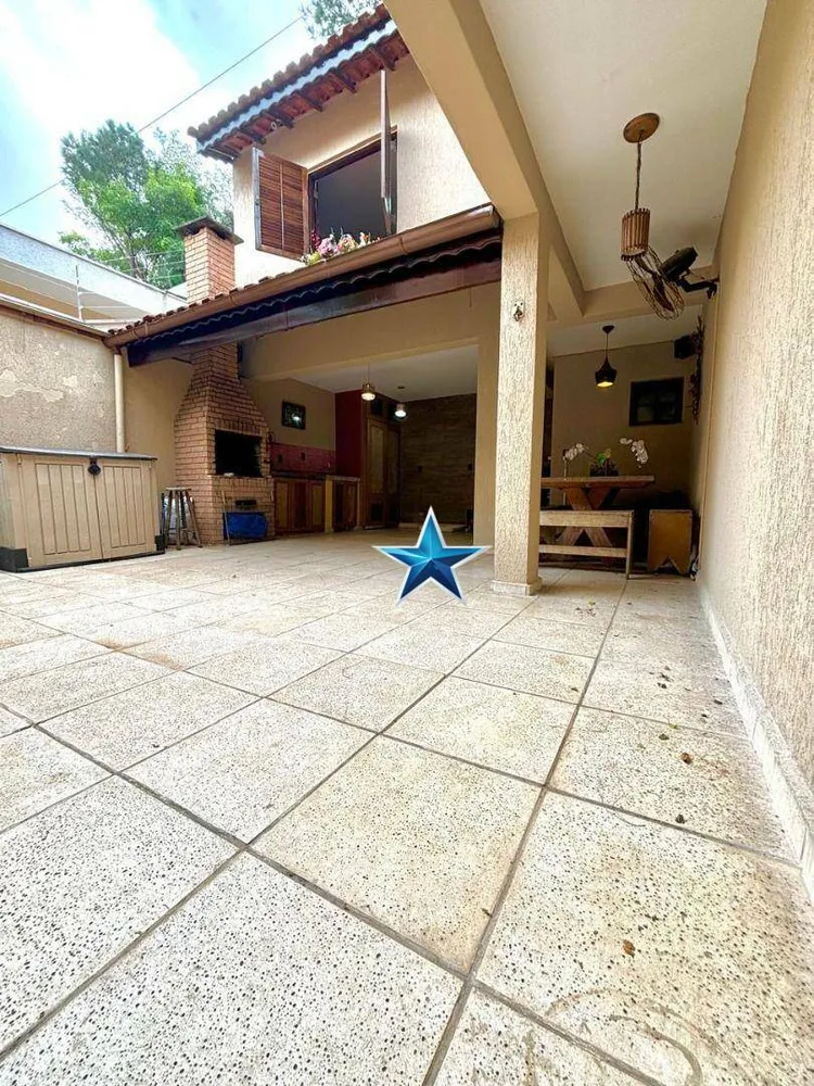 Sobrado, 3 quartos, 213 m² - Foto 1