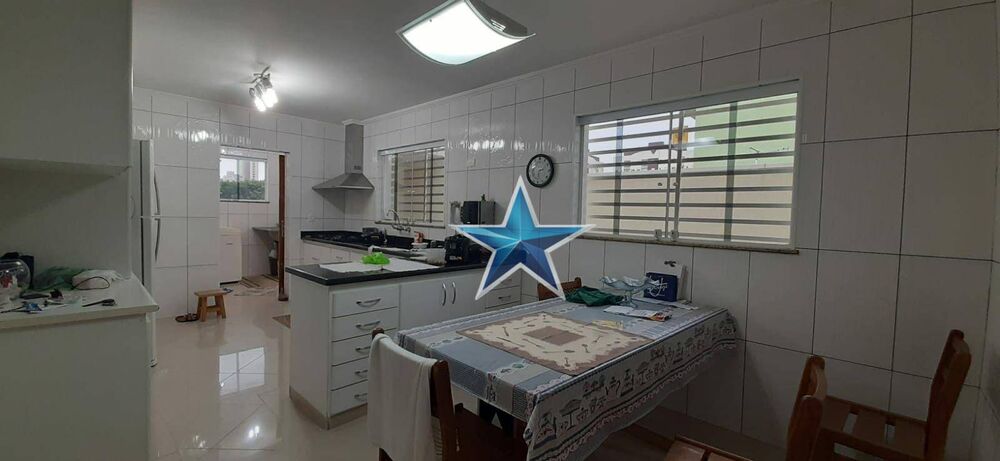 Sobrado, 3 quartos, 303 m² - Foto 4