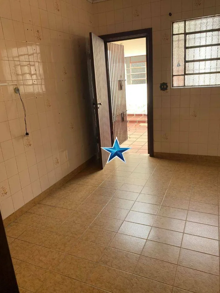 Casa, 3 quartos, 250 m² - Foto 13