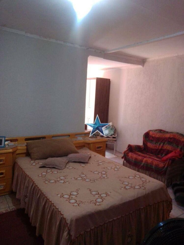 Casa, 3 quartos, 210 m² - Foto 1