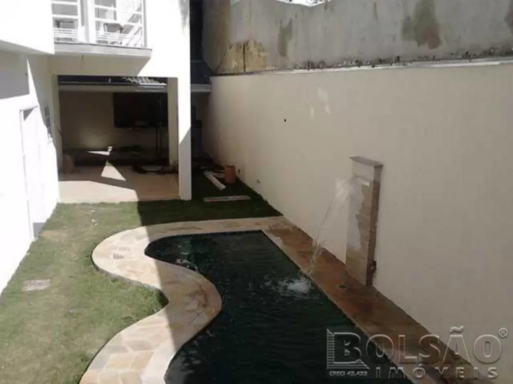 Sobrado à venda com 4 quartos, 350m² - Foto 1