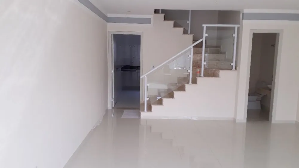 Sobrado, 3 quartos, 180 m² - Foto 1