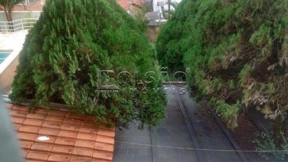 Sobrado à venda com 4 quartos, 454m² - Foto 1