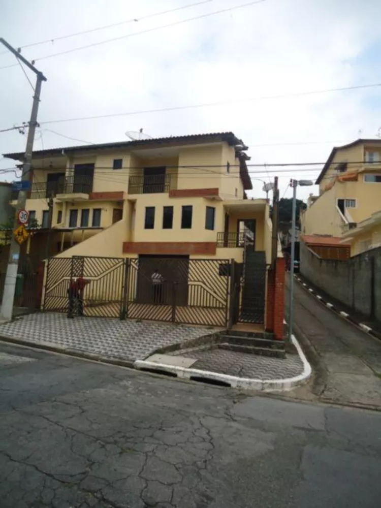 Sobrado à venda com 3 quartos, 260m² - Foto 2