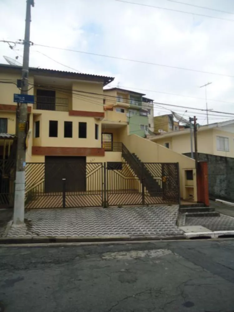 Sobrado à venda com 3 quartos, 260m² - Foto 1