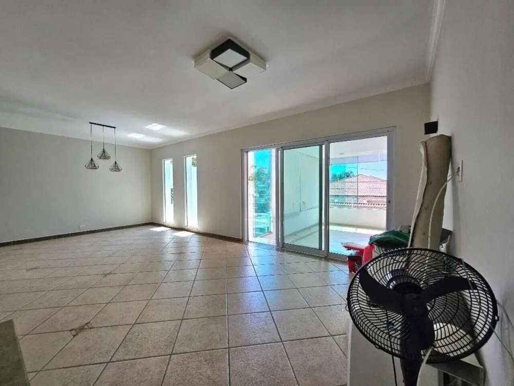 Casa, 4 quartos, 220 m² - Foto 3
