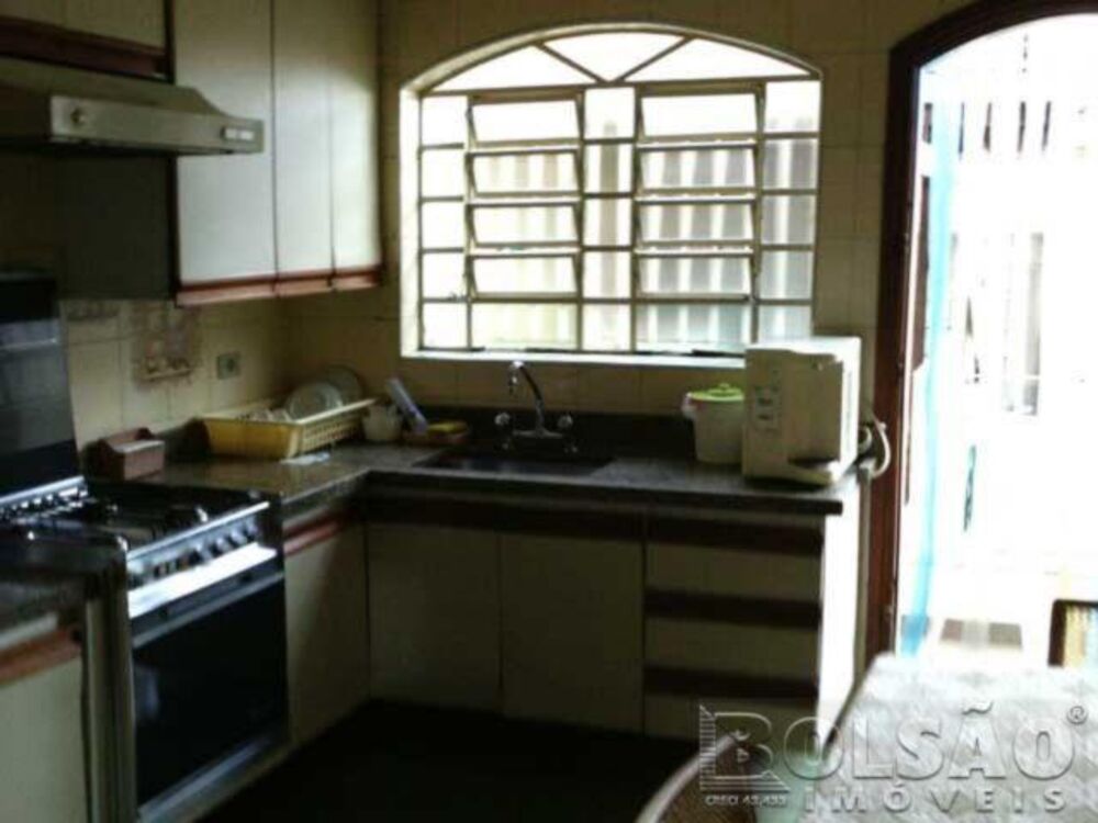 Casa, 3 quartos, 200 m² - Foto 1