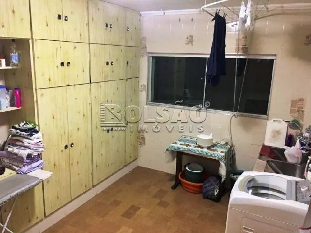 Sobrado à venda com 6 quartos, 340m² - Foto 2