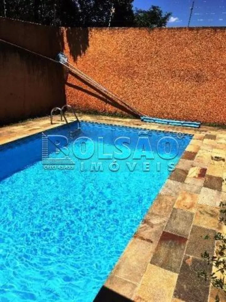 Sobrado à venda com 6 quartos, 340m² - Foto 1