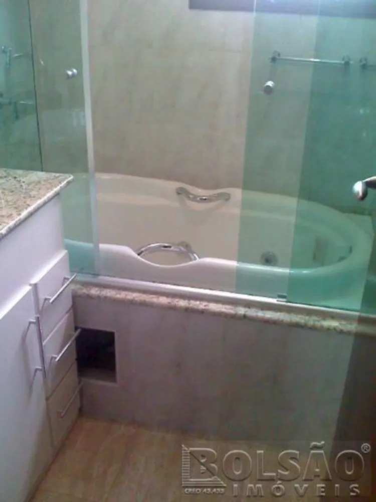 Sobrado, 3 quartos, 330 m² - Foto 1