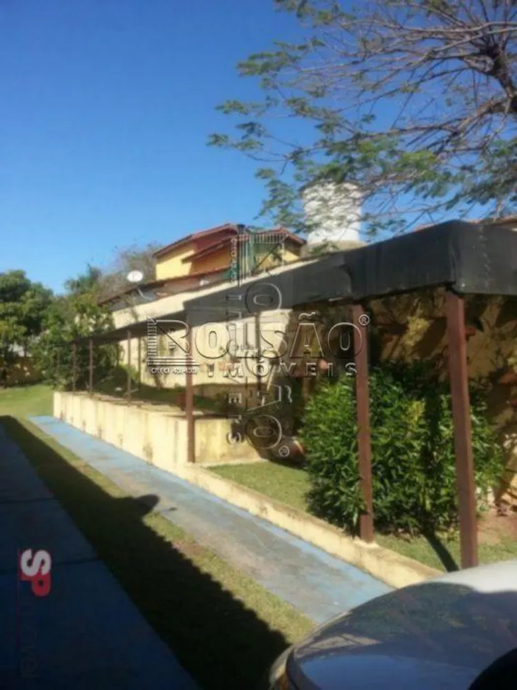 Chácara, 3 quartos, 1300 m² - Foto 1