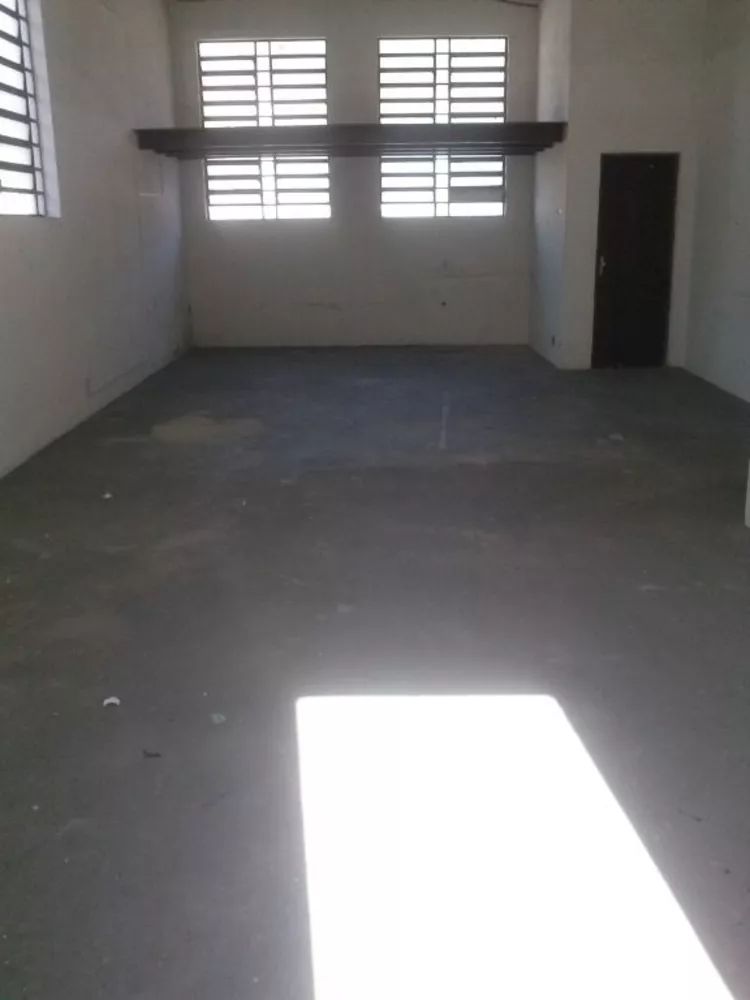 Sobrado à venda com 3 quartos, 240m² - Foto 1