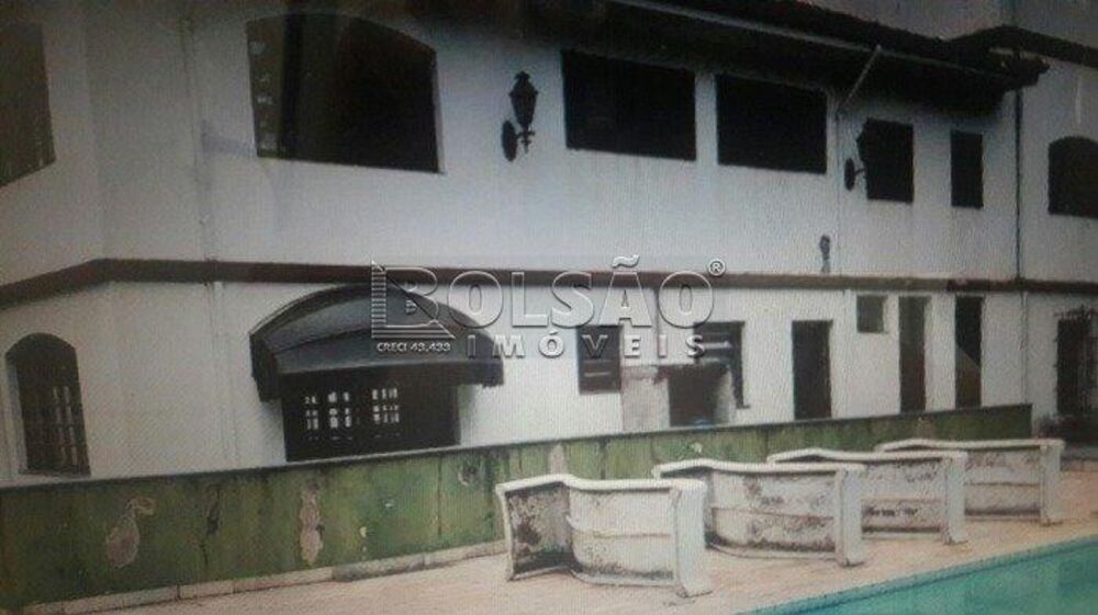 Casa para alugar com 4 quartos, 1300m² - Foto 3