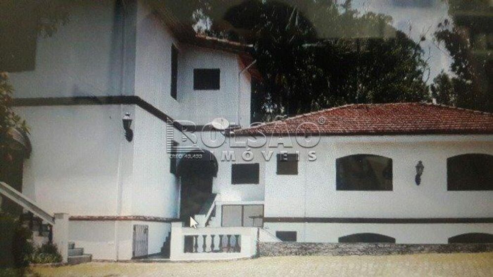 Casa para alugar com 4 quartos, 1300m² - Foto 1