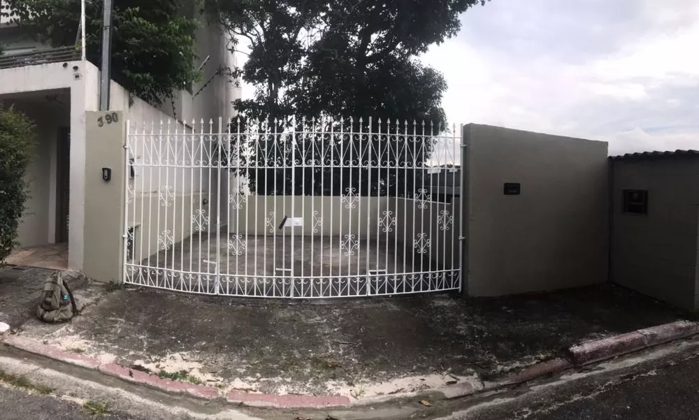 Casa para alugar com 2 quartos, 100m² - Foto 1