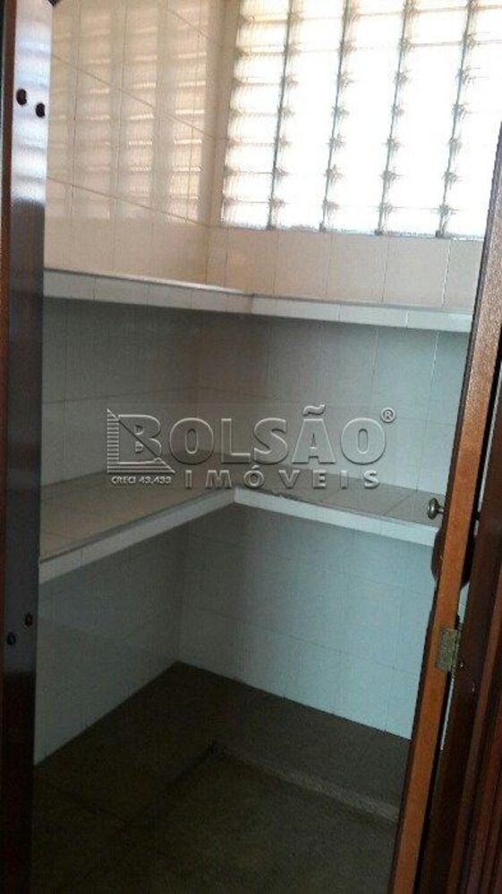 Sobrado, 5 quartos, 302 m² - Foto 1