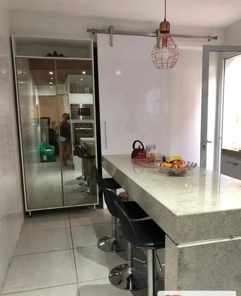 Sobrado, 3 quartos, 220 m² - Foto 1