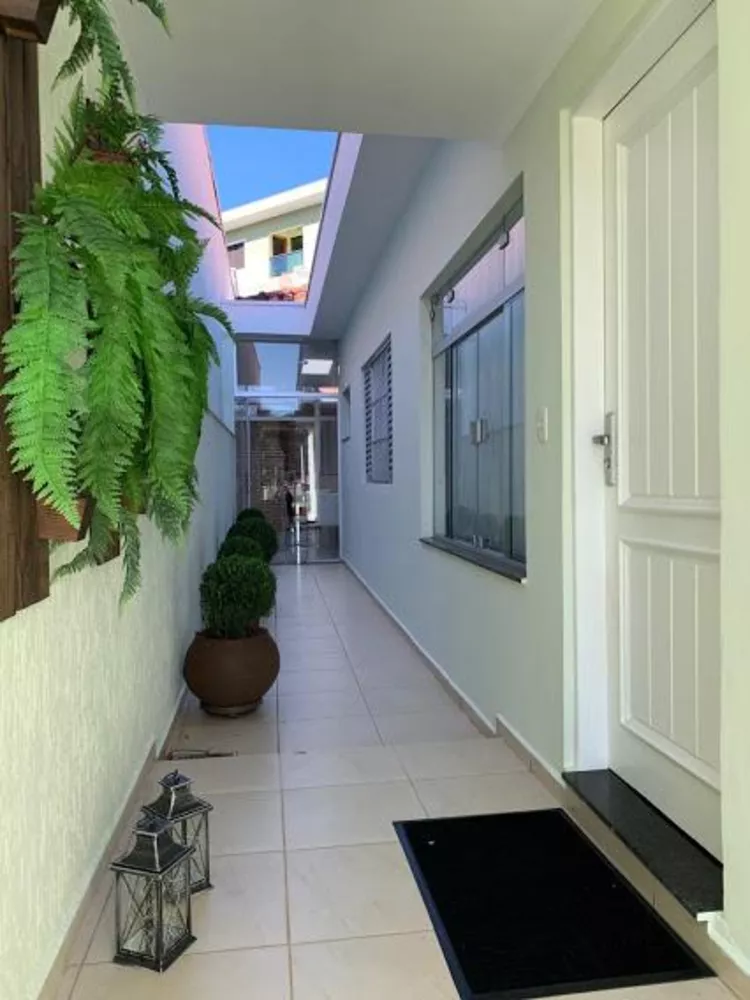 Casa à venda com 3 quartos, 90m² - Foto 2