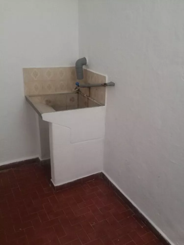 Sobrado à venda com 3 quartos, 180m² - Foto 2