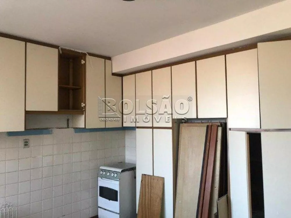 Casa à venda com 2 quartos, 70m² - Foto 4