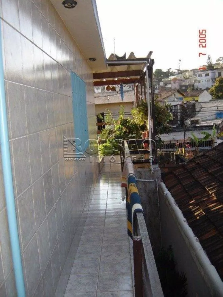 Sobrado à venda com 4 quartos, 250m² - Foto 2