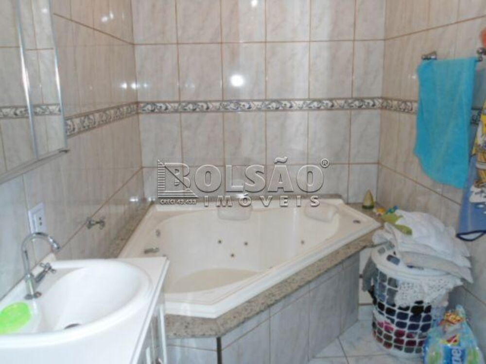 Sobrado, 3 quartos, 240 m² - Foto 1