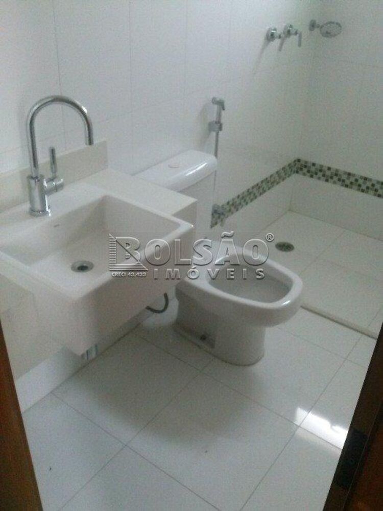 Sobrado, 4 quartos, 340 m² - Foto 2