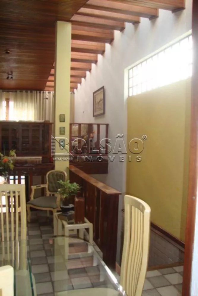 Casa à venda com 4 quartos, 300m² - Foto 12