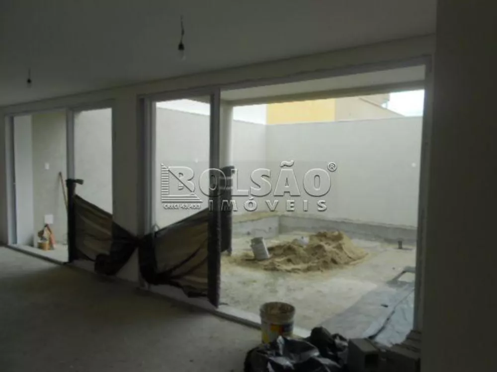 Sobrado à venda com 4 quartos, 300m² - Foto 2