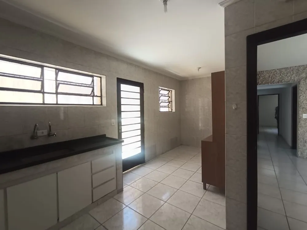 Casa, 3 quartos, 230 m² - Foto 2