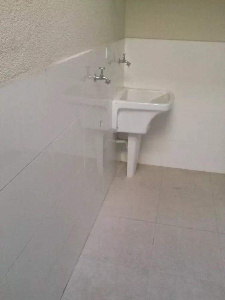 Sobrado à venda com 2 quartos, 70m² - Foto 2